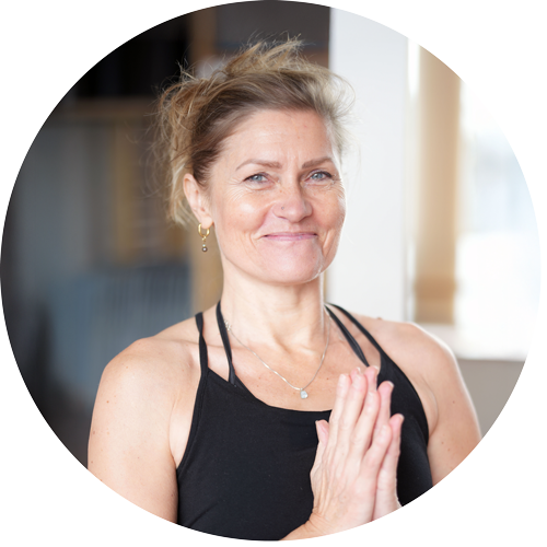 Kasia-Chustecka-Joga-klasyczna-w-Jogalates-studio